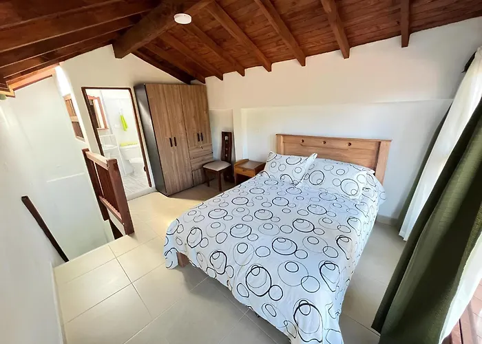 Next To The Airport - Cute Home